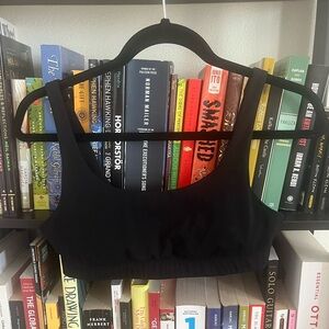 Vuori sports bra
